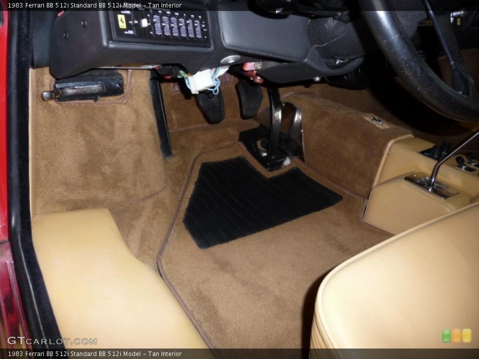 Tan Interior Controls for the 1983 Ferrari BB 512i  #21757957