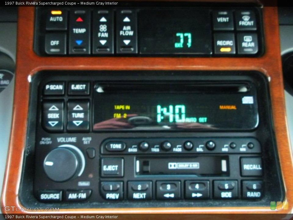 Medium Gray Interior Audio System for the 1997 Buick Riviera Supercharged Coupe #23669978