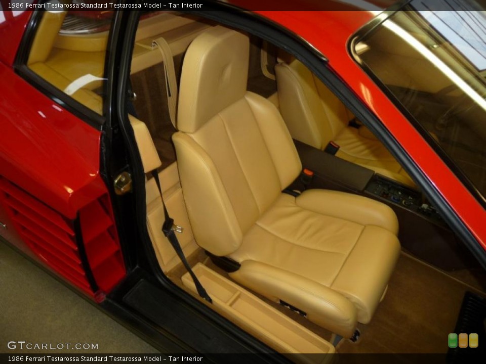 Tan Interior Photo for the 1986 Ferrari Testarossa  #24019436
