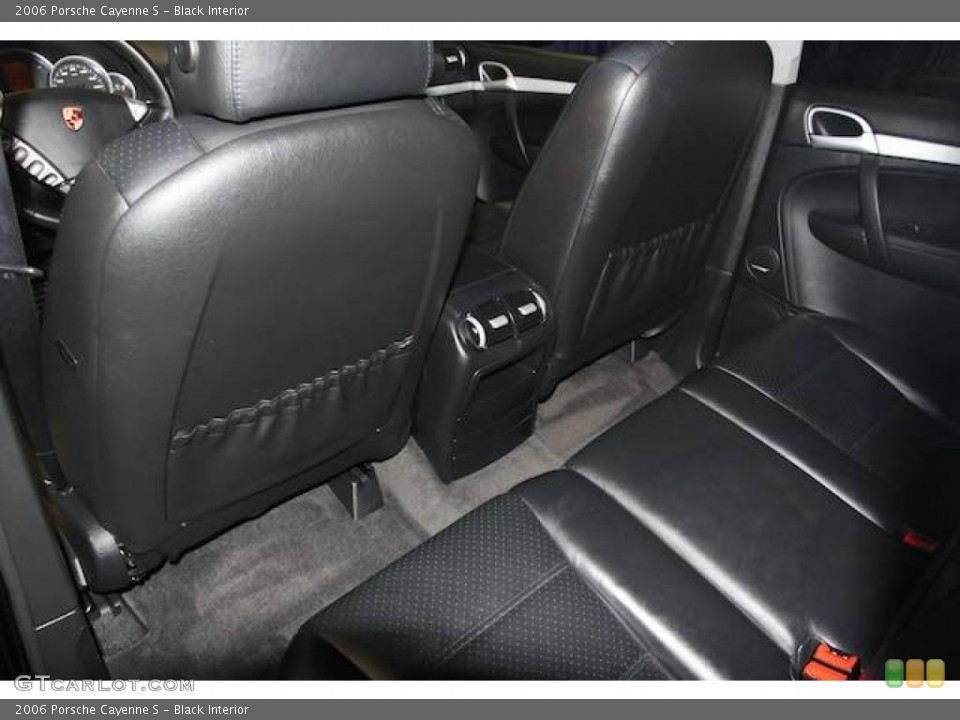 Black Interior Photo for the 2006 Porsche Cayenne S #24180914