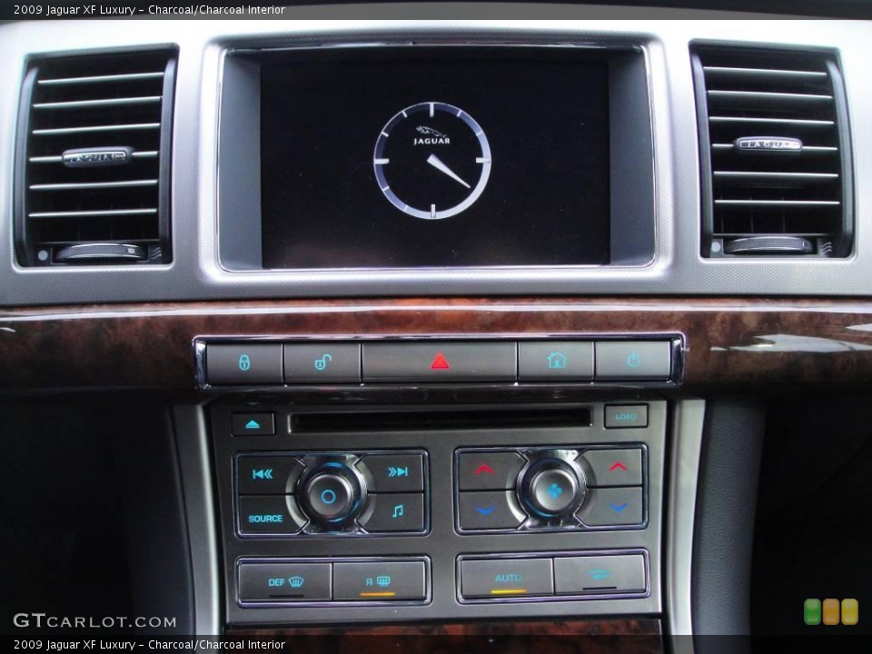 Charcoal/Charcoal Interior Controls for the 2009 Jaguar XF Luxury #24442107
