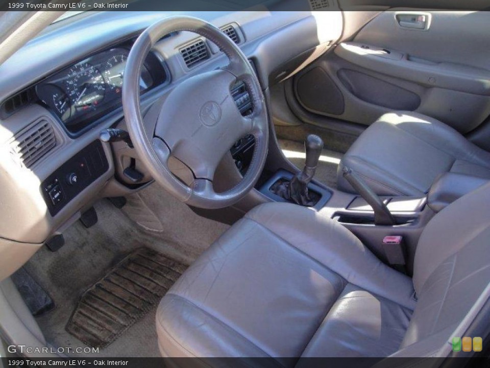 Oak Interior Photo for the 1999 Toyota Camry LE V6 #25721536