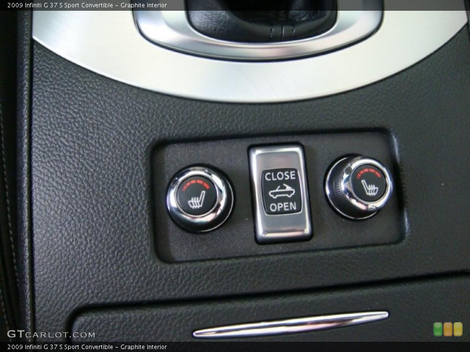 Graphite Interior Controls for the 2009 Infiniti G 37 S Sport Convertible #26375978