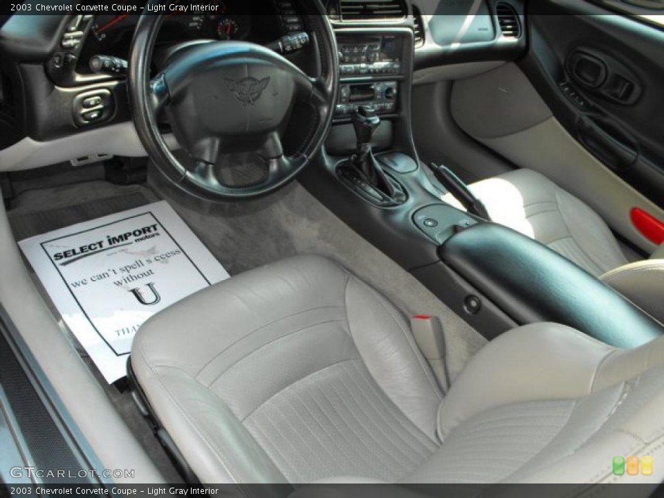 Light Gray Interior Photo for the 2003 Chevrolet Corvette Coupe #26918076