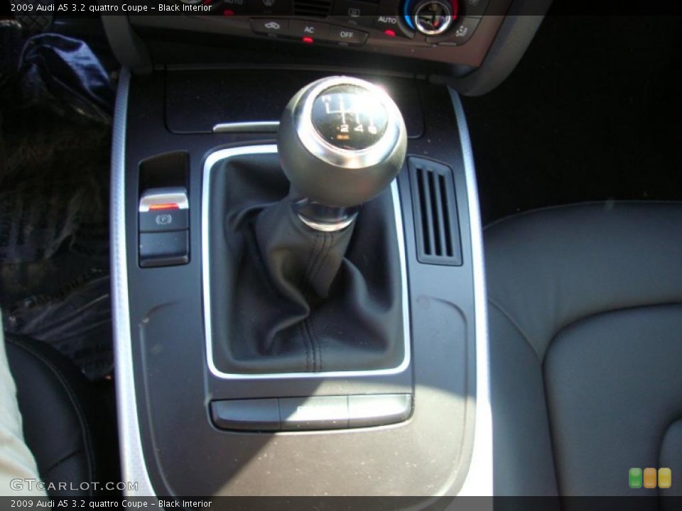 Black Interior Transmission for the 2009 Audi A5 3.2 quattro Coupe #27198922