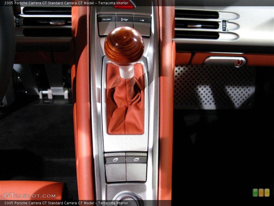 Terracotta Interior Transmission for the 2005 Porsche Carrera GT  #272649