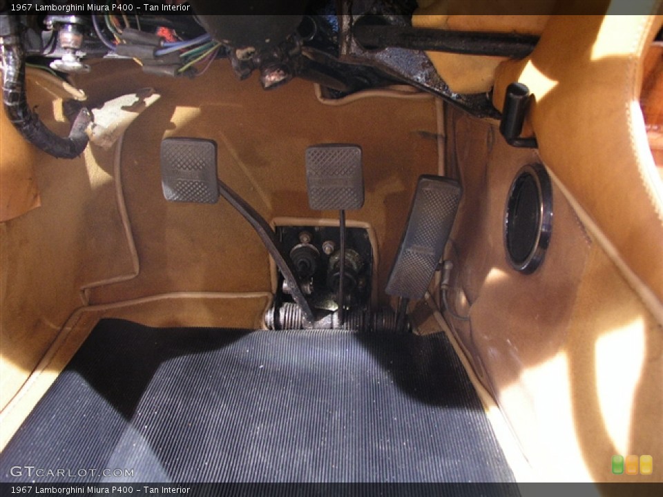 Tan Interior Controls for the 1967 Lamborghini Miura P400 #281176