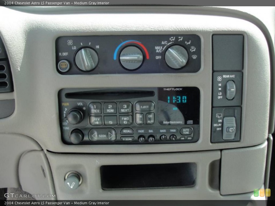 Medium Gray Interior Controls for the 2004 Chevrolet Astro LS Passenger Van #28274630