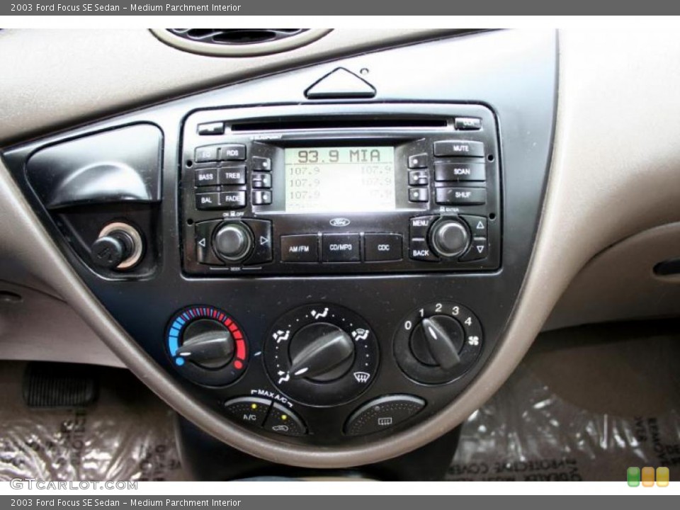 Medium Parchment Interior Controls for the 2003 Ford Focus SE Sedan #28627623