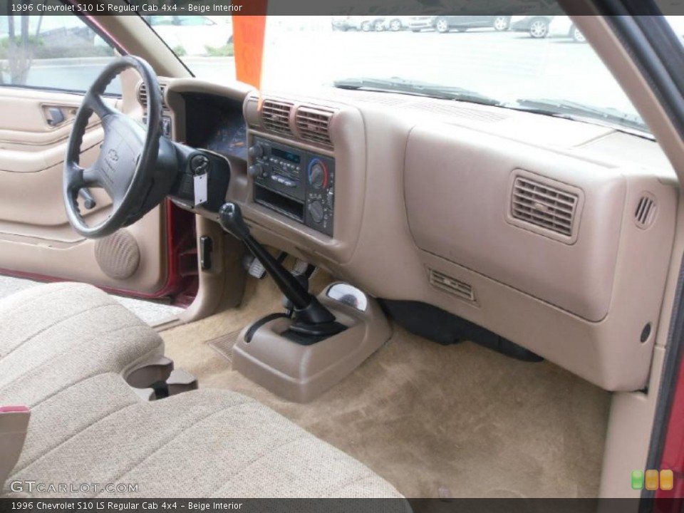 Beige Interior Dashboard for the 1996 Chevrolet S10 LS Regular Cab 4x4 #29111594