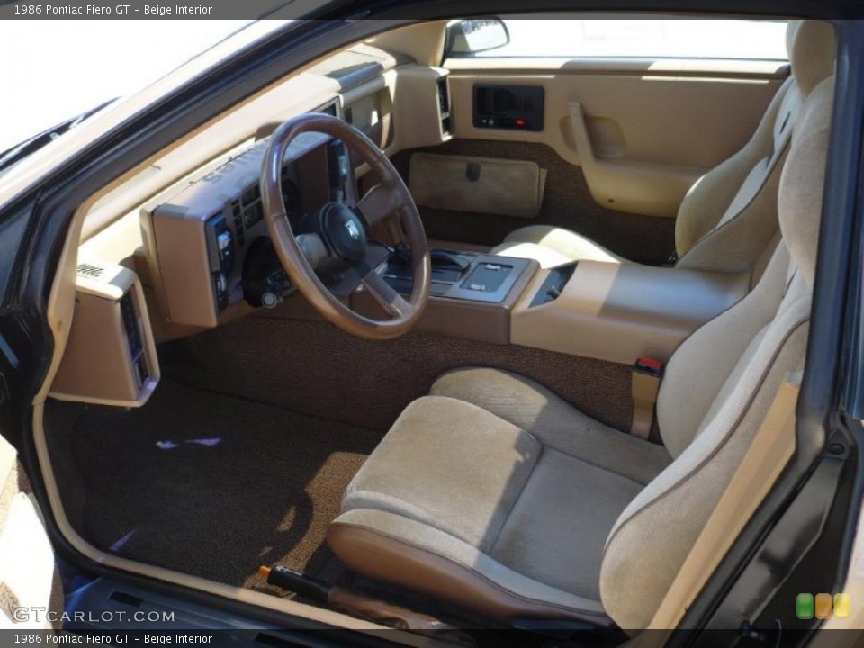 Beige Interior Photo for the 1986 Pontiac Fiero GT #29600762