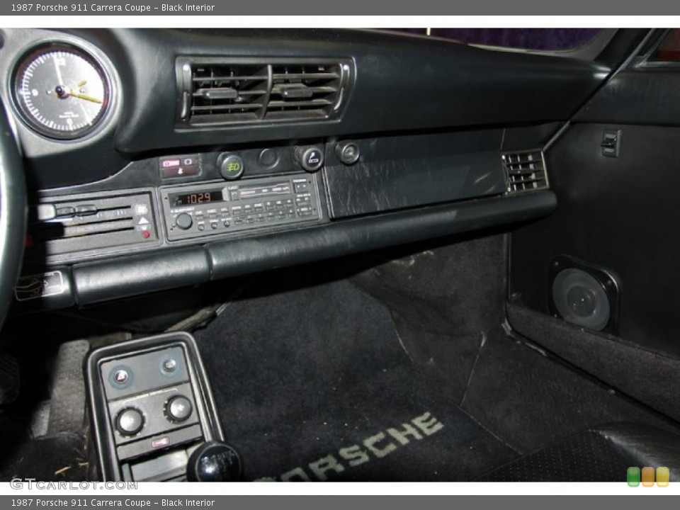 Black Interior Controls for the 1987 Porsche 911 Carrera Coupe #30292849