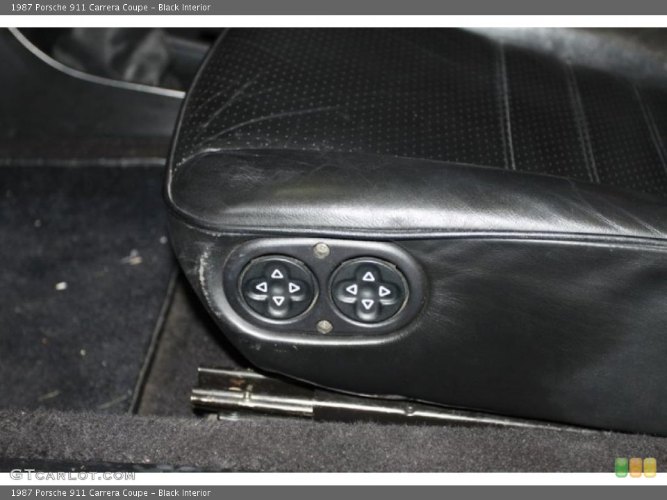 Black Interior Controls for the 1987 Porsche 911 Carrera Coupe #30292897