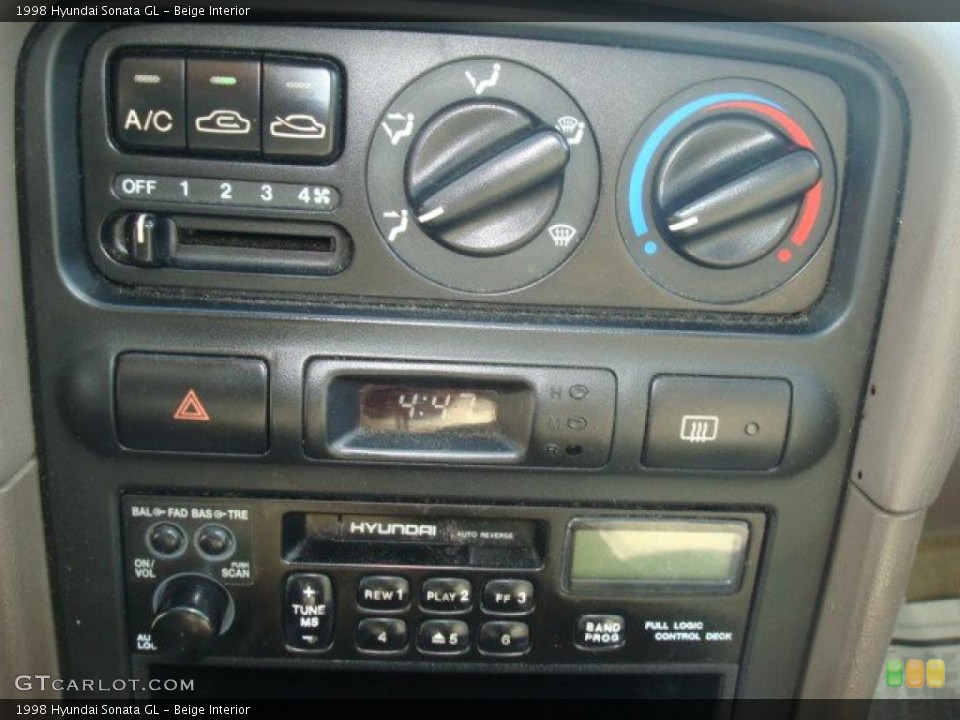 Beige 1998 Hyundai Sonata Interiors