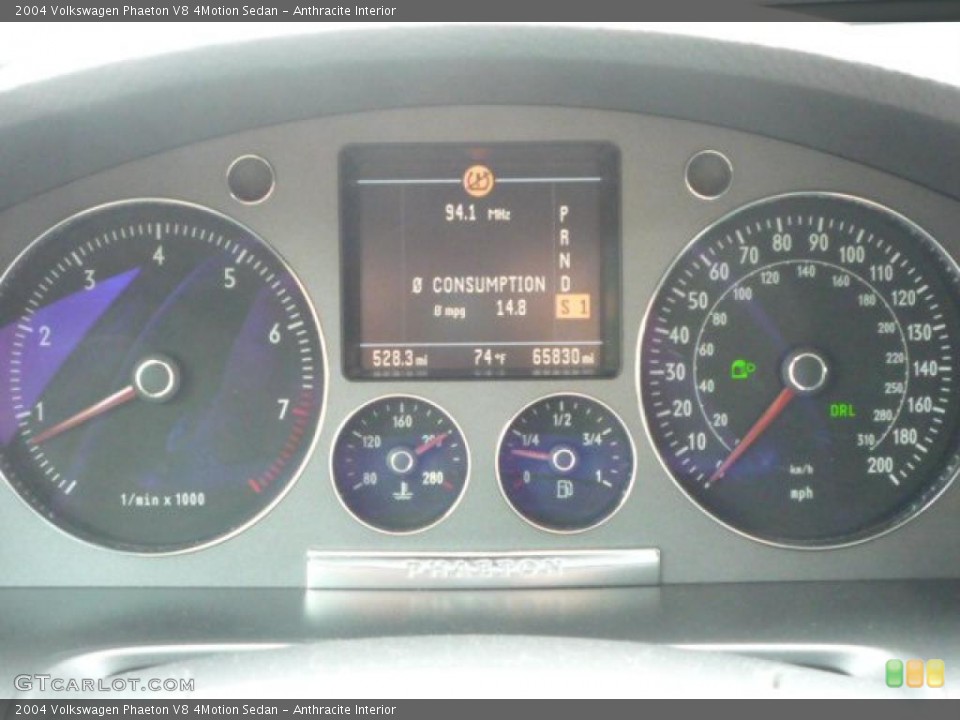 Anthracite Interior Gauges for the 2004 Volkswagen Phaeton V8 4Motion Sedan #30557584