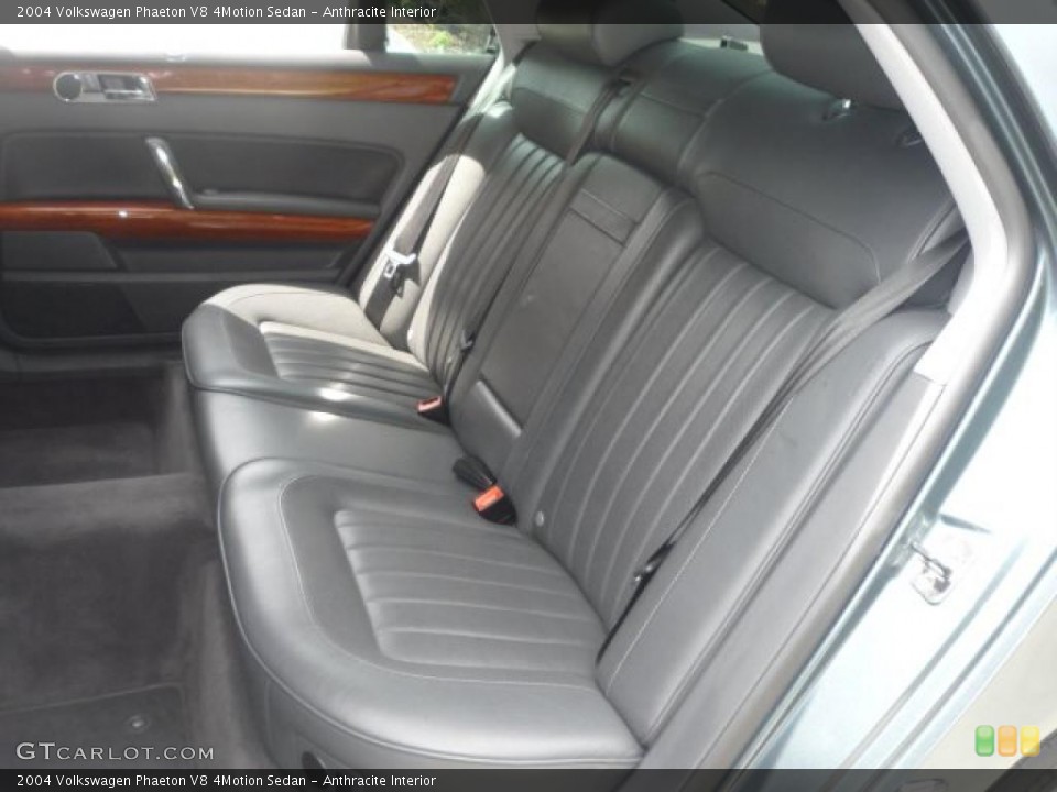 Anthracite Interior Photo for the 2004 Volkswagen Phaeton V8 4Motion Sedan #30557676