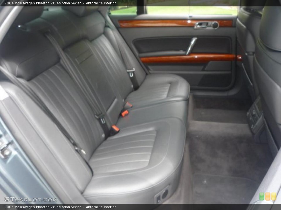 Anthracite Interior Photo for the 2004 Volkswagen Phaeton V8 4Motion Sedan #30557708