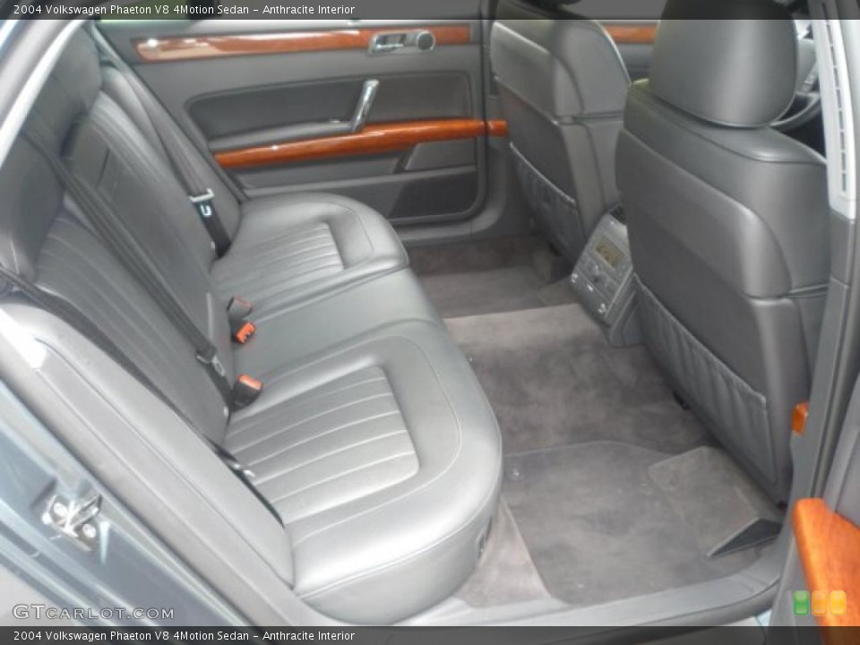 Anthracite Interior Photo for the 2004 Volkswagen Phaeton V8 4Motion Sedan #30557720