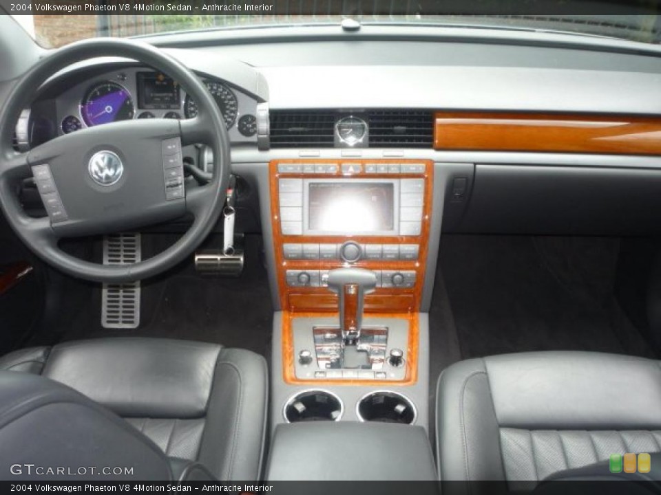 Anthracite Interior Dashboard for the 2004 Volkswagen Phaeton V8 4Motion Sedan #30557828