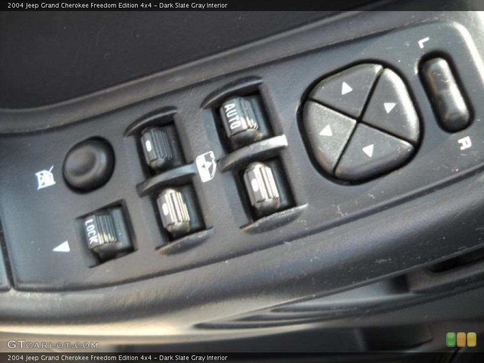 Dark Slate Gray Interior Controls for the 2004 Jeep Grand Cherokee Freedom Edition 4x4 #30591511