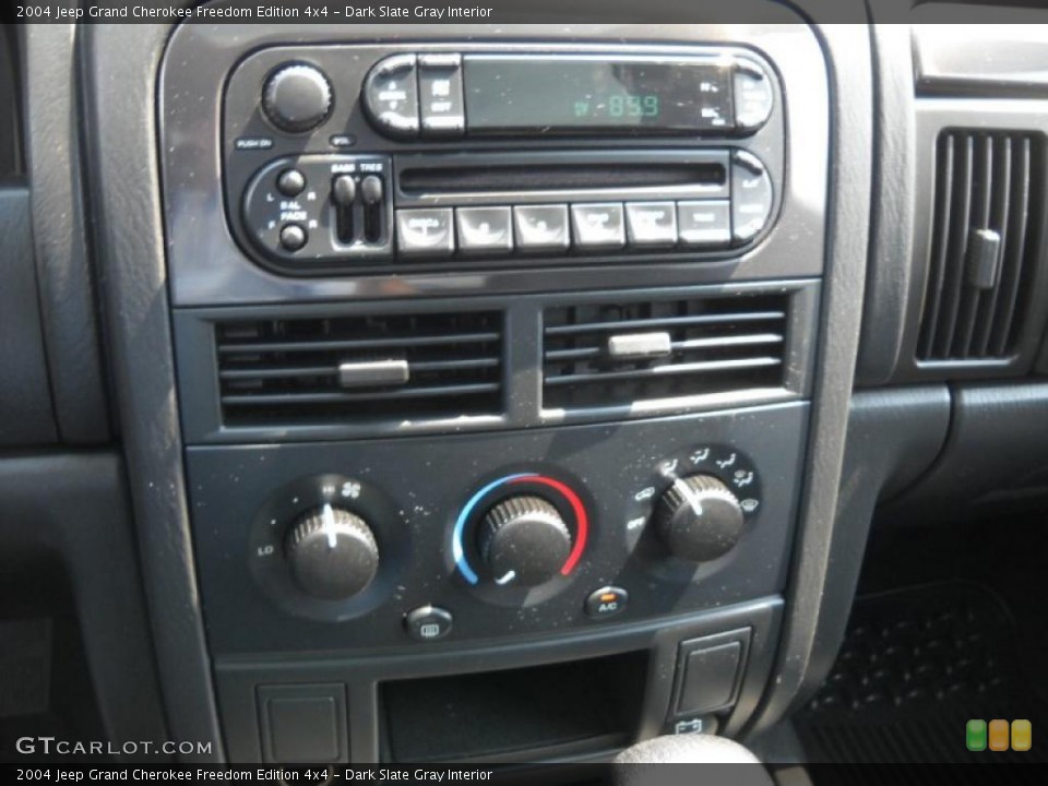 Dark Slate Gray Interior Controls for the 2004 Jeep Grand Cherokee Freedom Edition 4x4 #30591615