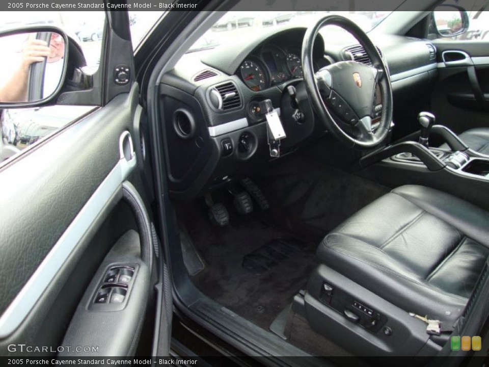 Black Interior Photo for the 2005 Porsche Cayenne  #30776907