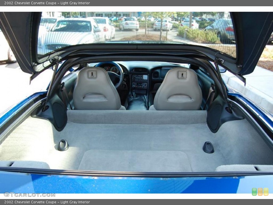 Light Gray Interior Photo for the 2002 Chevrolet Corvette Coupe #31172999