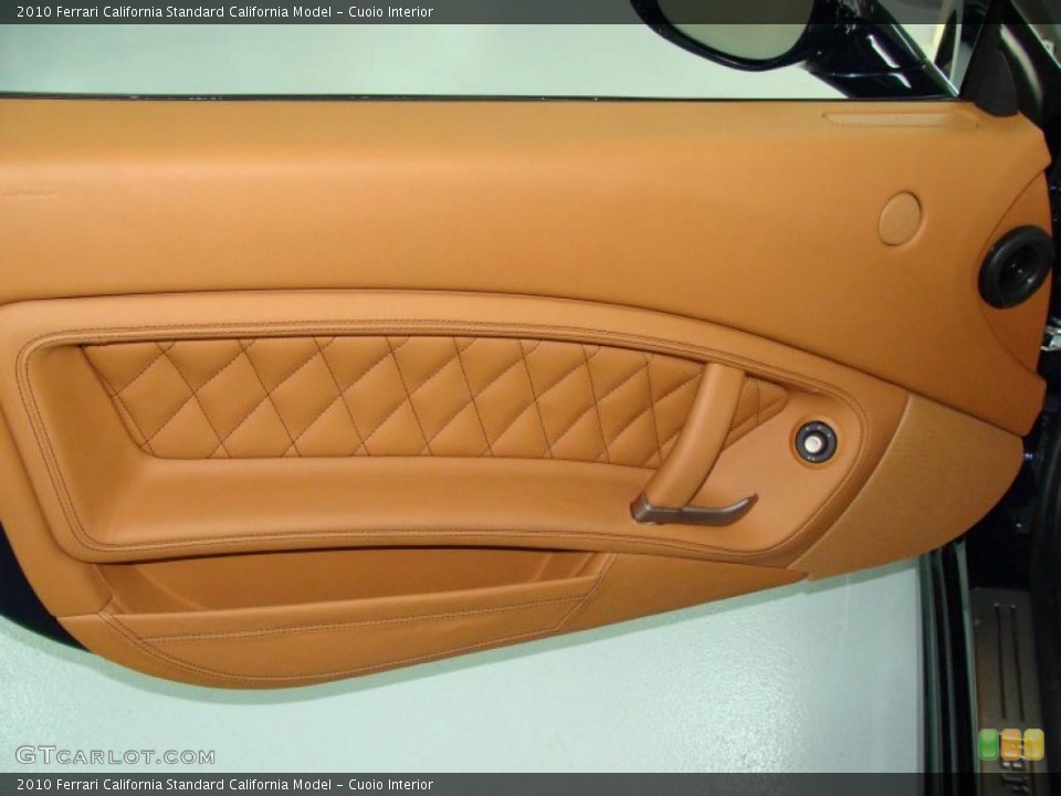 Cuoio Interior Door Panel for the 2010 Ferrari California  #32751172