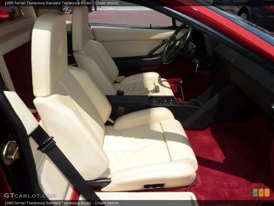 Cream Interior Photo for the 1986 Ferrari Testarossa  #32857433
