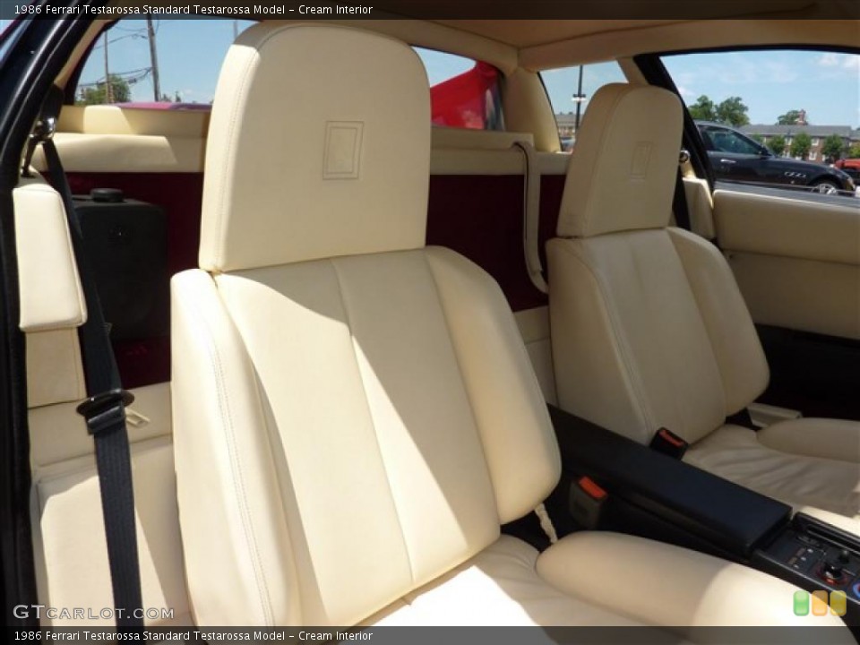 Cream Interior Photo for the 1986 Ferrari Testarossa  #32857461