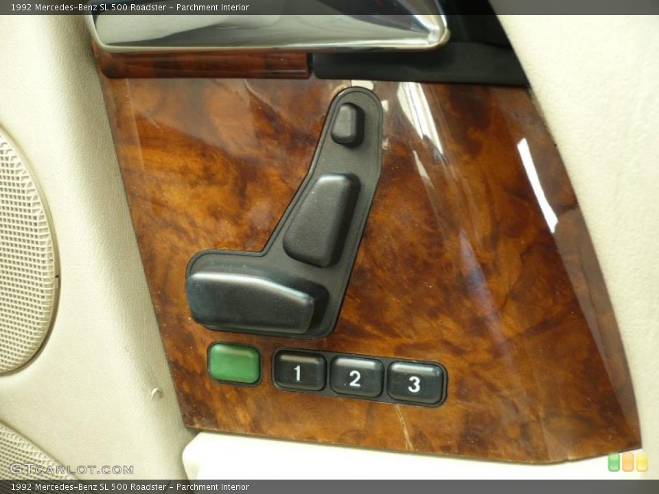 Parchment Interior Controls for the 1992 Mercedes-Benz SL 500 Roadster #33108169