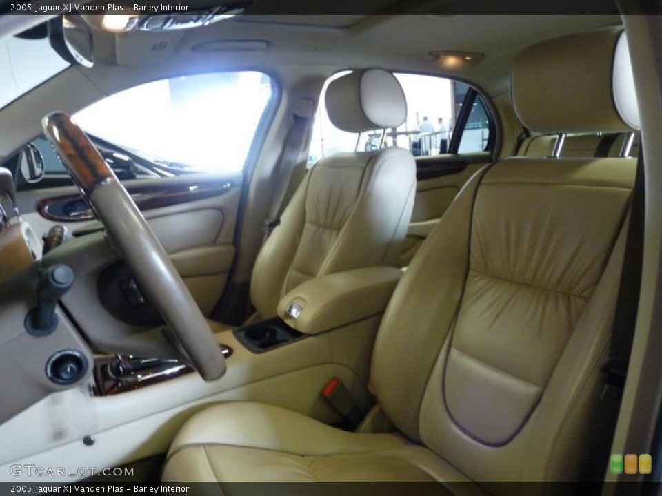 Barley Interior Photo for the 2005 Jaguar XJ Vanden Plas #33408681