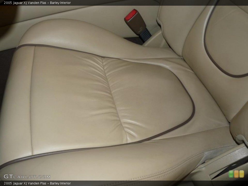 Barley Interior Photo for the 2005 Jaguar XJ Vanden Plas #33408697