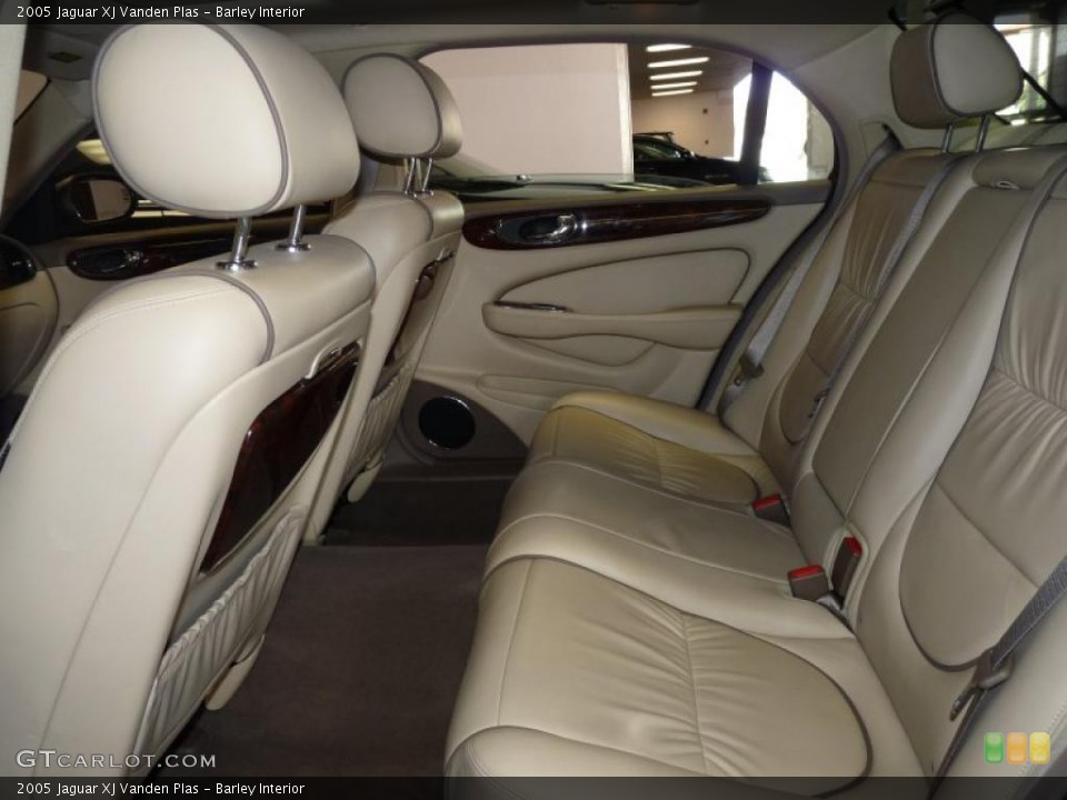 Barley Interior Photo for the 2005 Jaguar XJ Vanden Plas #33408841