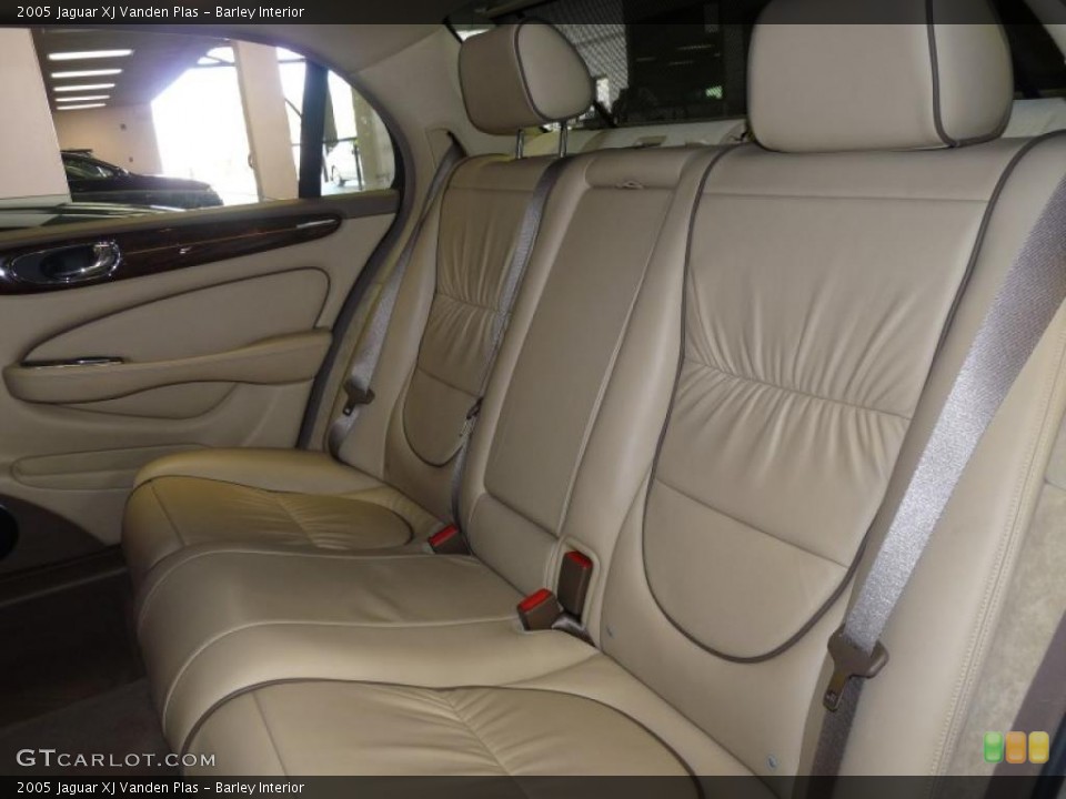 Barley Interior Photo for the 2005 Jaguar XJ Vanden Plas #33408869