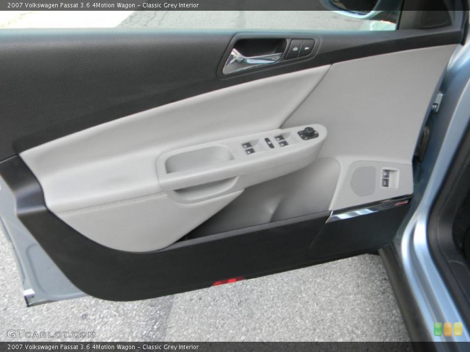 Classic Grey Interior Door Panel for the 2007 Volkswagen Passat 3.6 4Motion Wagon #33410677
