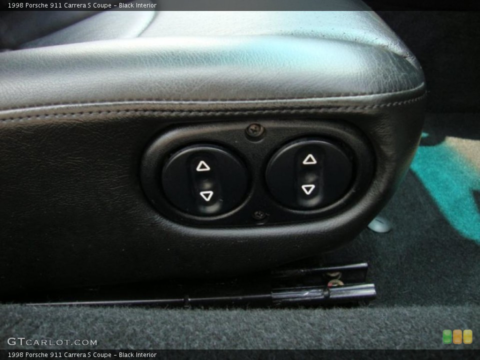 Black Interior Controls for the 1998 Porsche 911 Carrera S Coupe #34261698