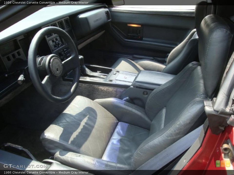 Medium Gray Interior Photo for the 1986 Chevrolet Corvette Convertible #34478893