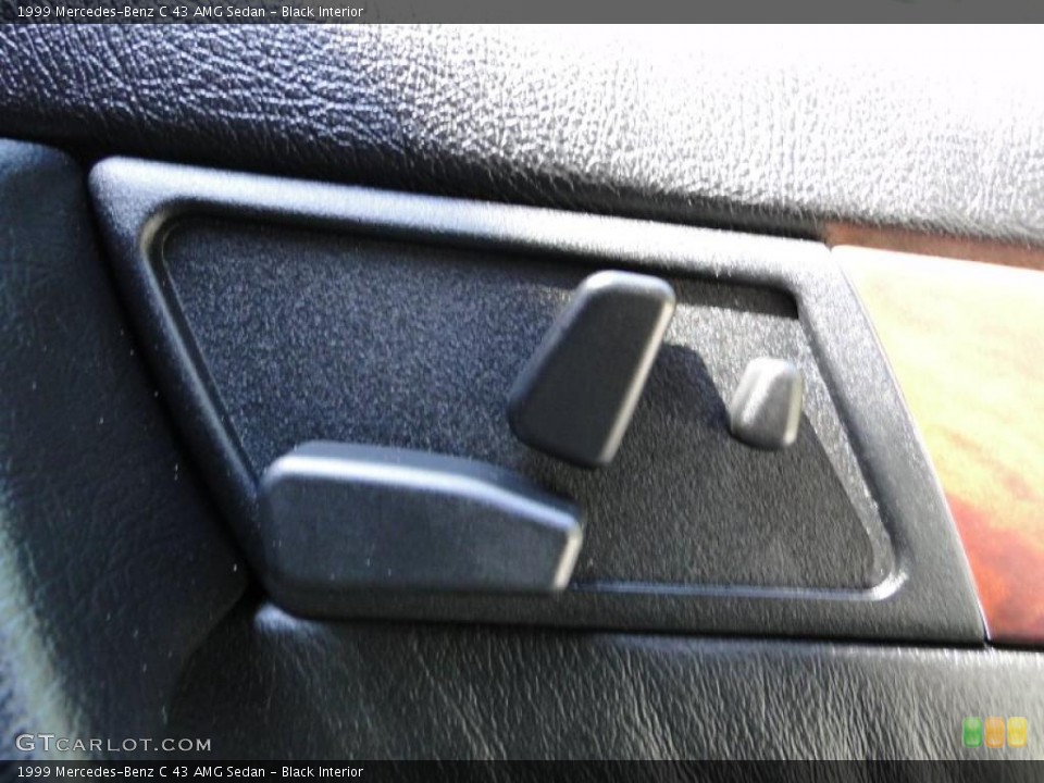 Black Interior Controls for the 1999 Mercedes-Benz C 43 AMG Sedan #34792953