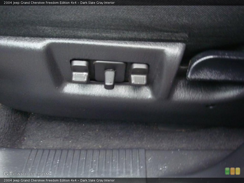 Dark Slate Gray Interior Controls for the 2004 Jeep Grand Cherokee Freedom Edition 4x4 #36656604
