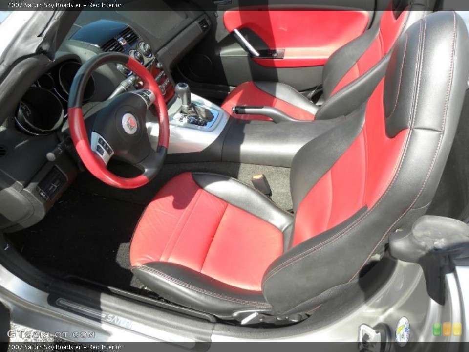 Red Interior Photo for the 2007 Saturn Sky Roadster #37232948