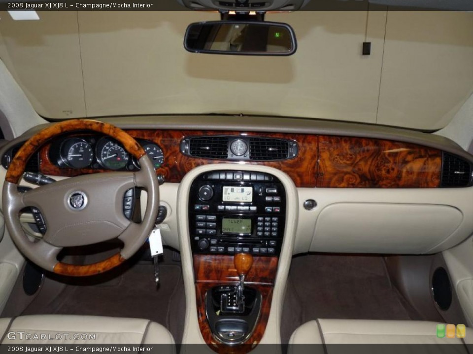 Champagne/Mocha Interior Photo for the 2008 Jaguar XJ XJ8 L #37325434