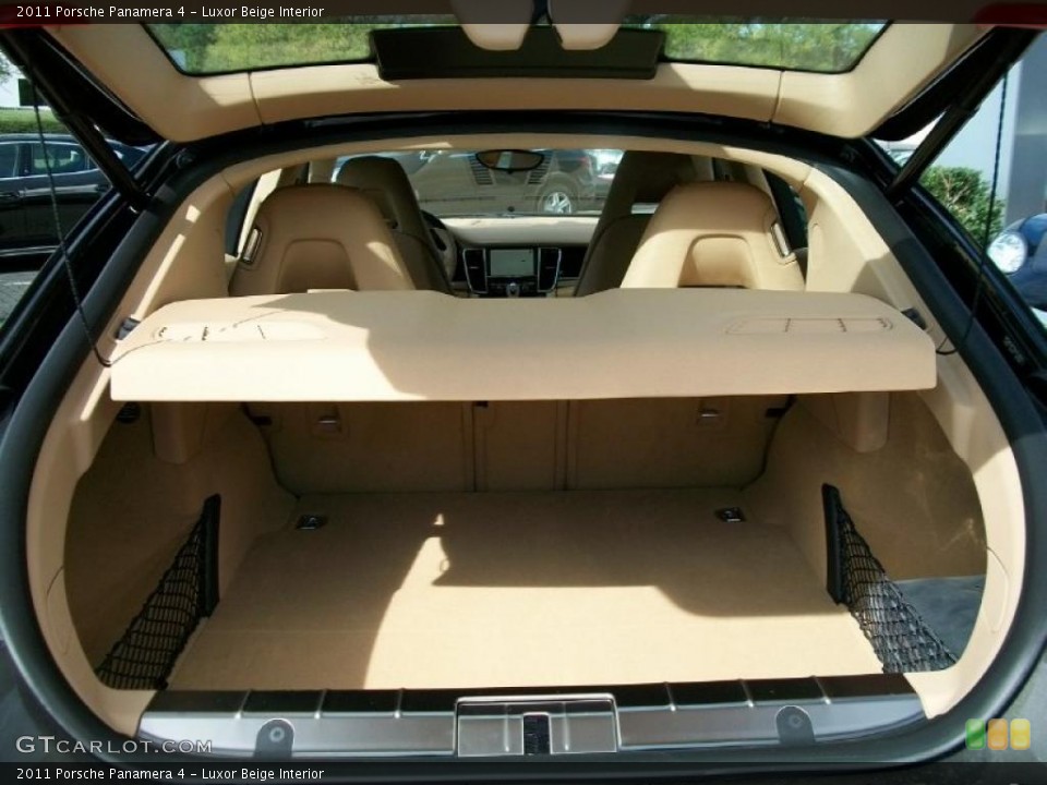 Luxor Beige Interior Trunk for the 2011 Porsche Panamera 4 #37398329