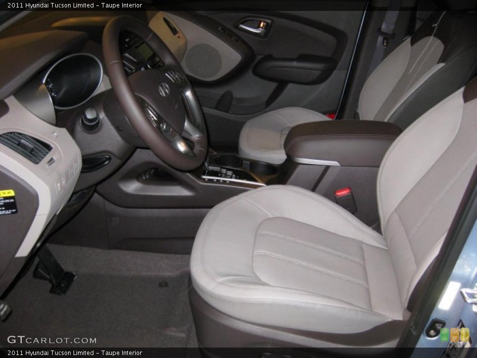 Taupe Interior Photo for the 2011 Hyundai Tucson Limited #37425110