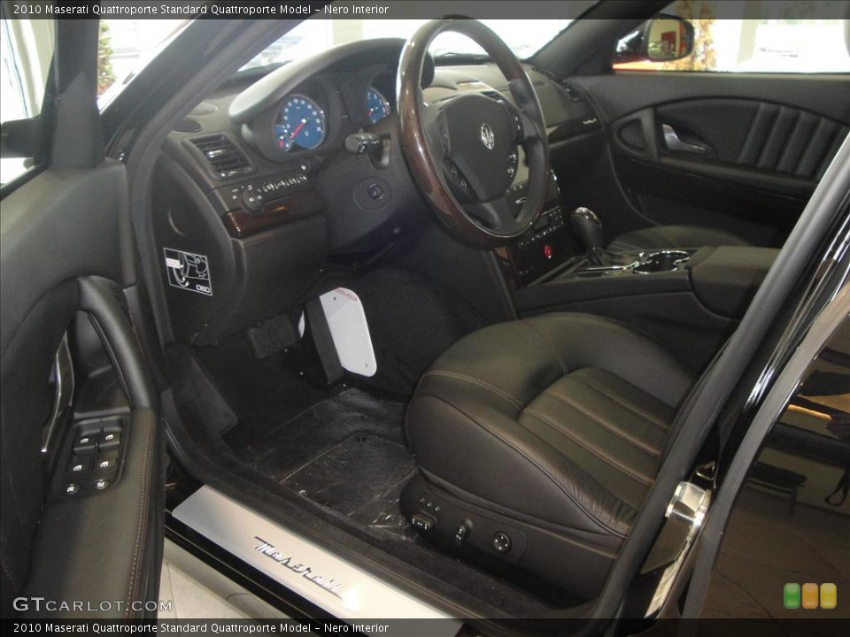 Nero Interior Photo for the 2010 Maserati Quattroporte  #37437742