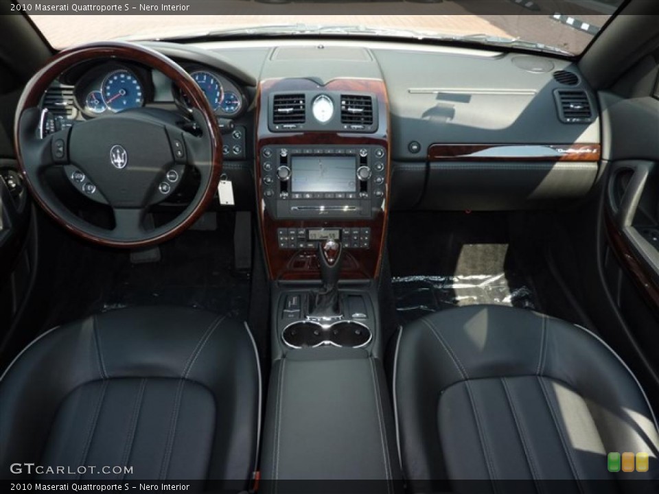 Nero Interior Photo for the 2010 Maserati Quattroporte S #37445818
