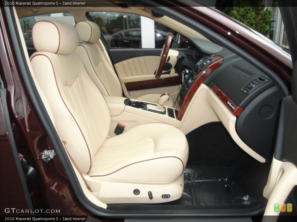 Sand 2010 Maserati Quattroporte Interiors