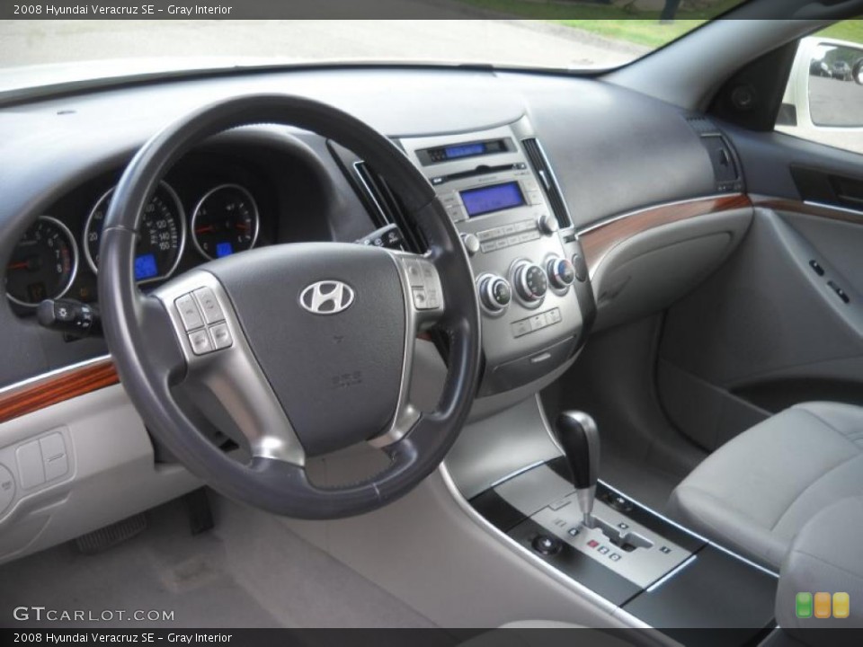 Gray Interior Photo for the 2008 Hyundai Veracruz SE #37493428
