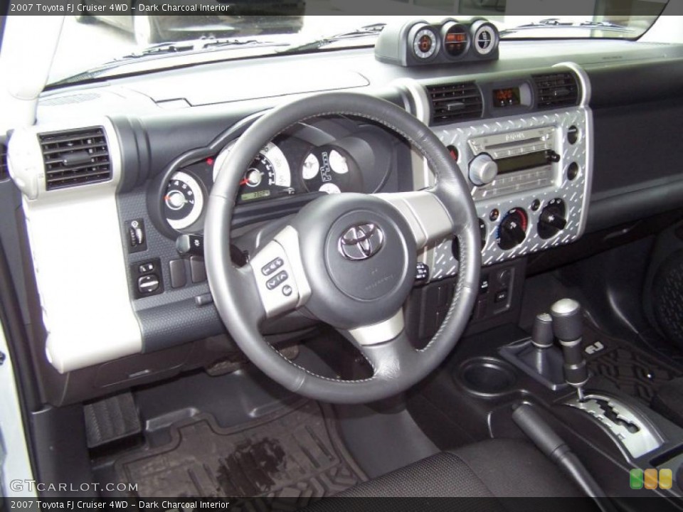 Dark Charcoal Interior Photo for the 2007 Toyota FJ Cruiser 4WD #37496884