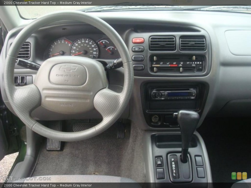 Medium Gray Interior Photo for the 2000 Chevrolet Tracker Hard Top #37521272